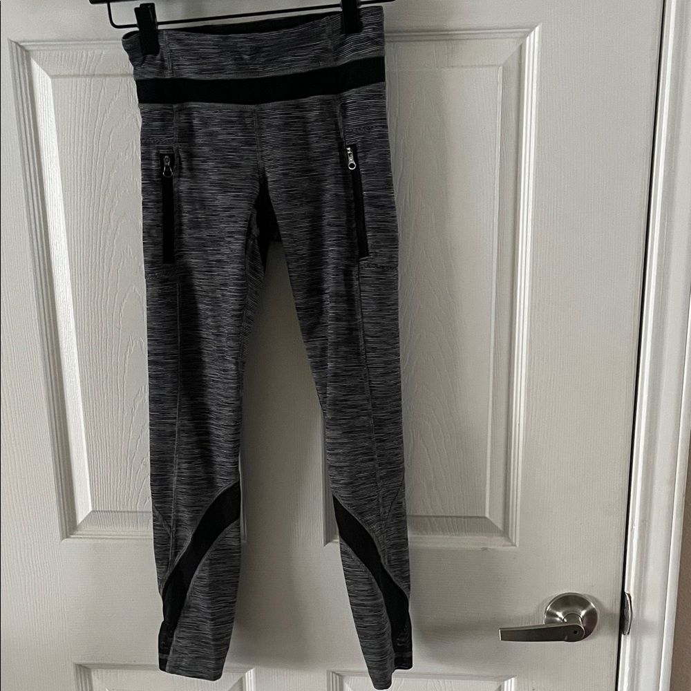 FINAL PRICE lululemon athletica Charcoal and Black Leggings